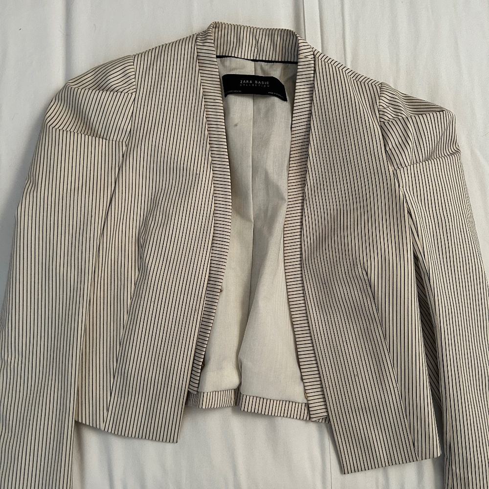 ZARA CROPPED BLAZER